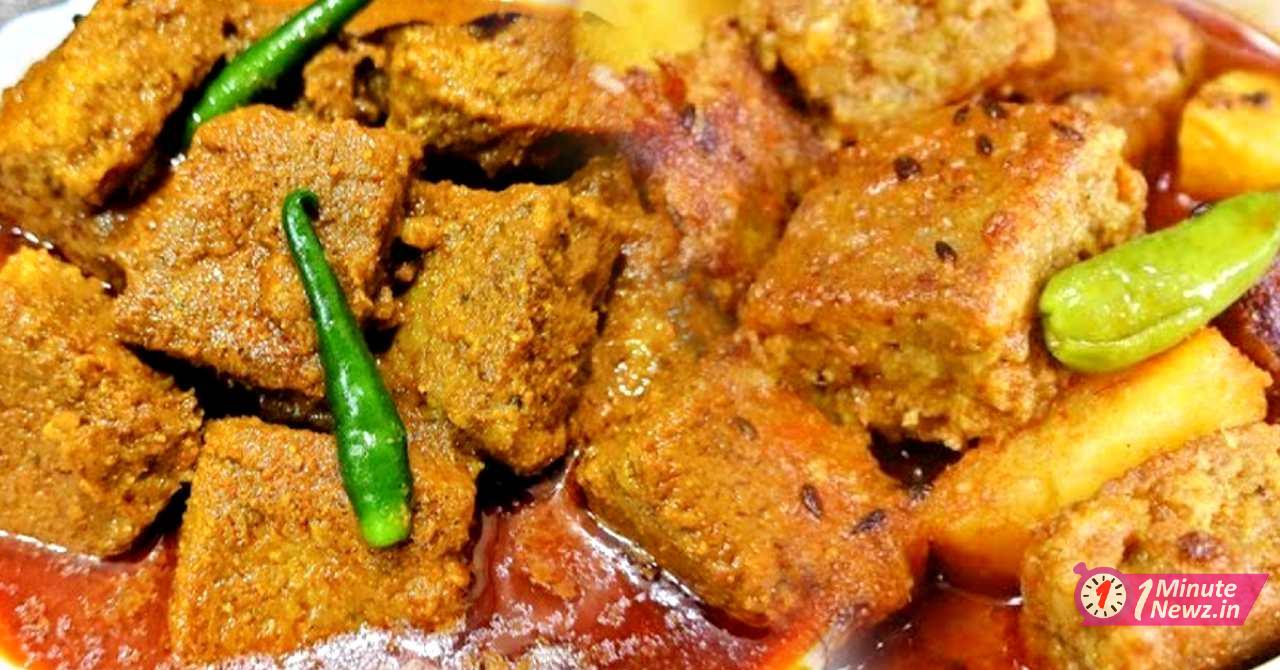 unique style potol dhokar dalna recipe