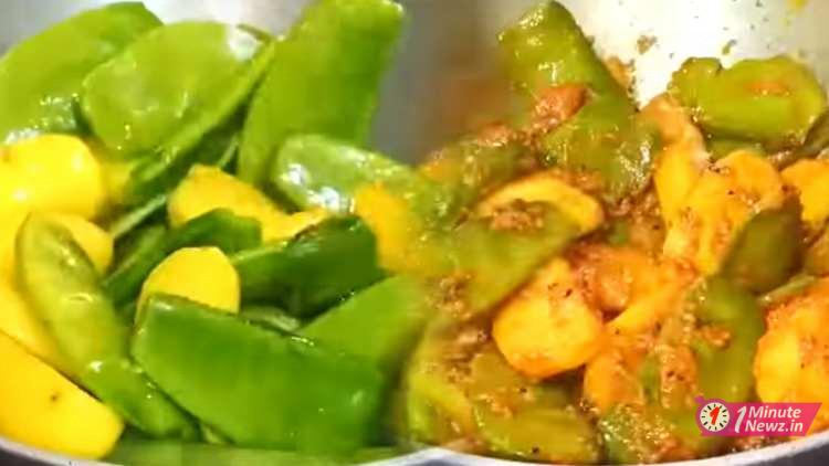 sheem aloo bori diye jhol recipe