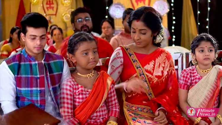 in anurager chhowa surja and deepa's daughter reunite them again