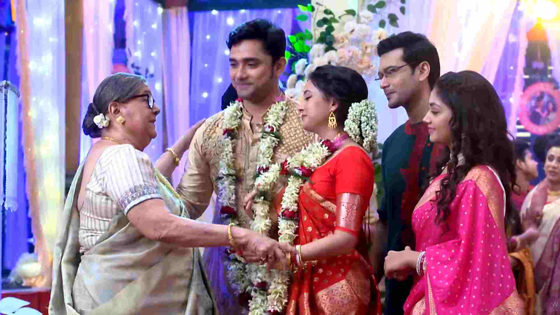 neem phooler madhu serial thammi succesfully tie srijan and parna's knot