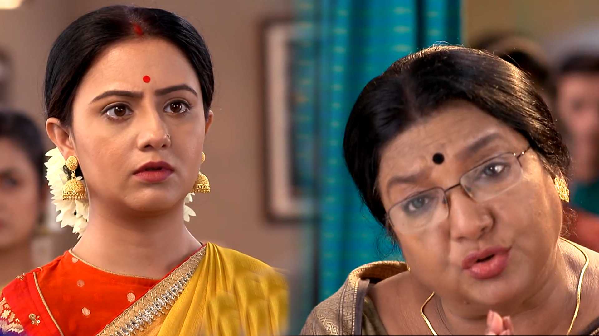 kar kache koi moner katha serial madhubala stand beside shimul